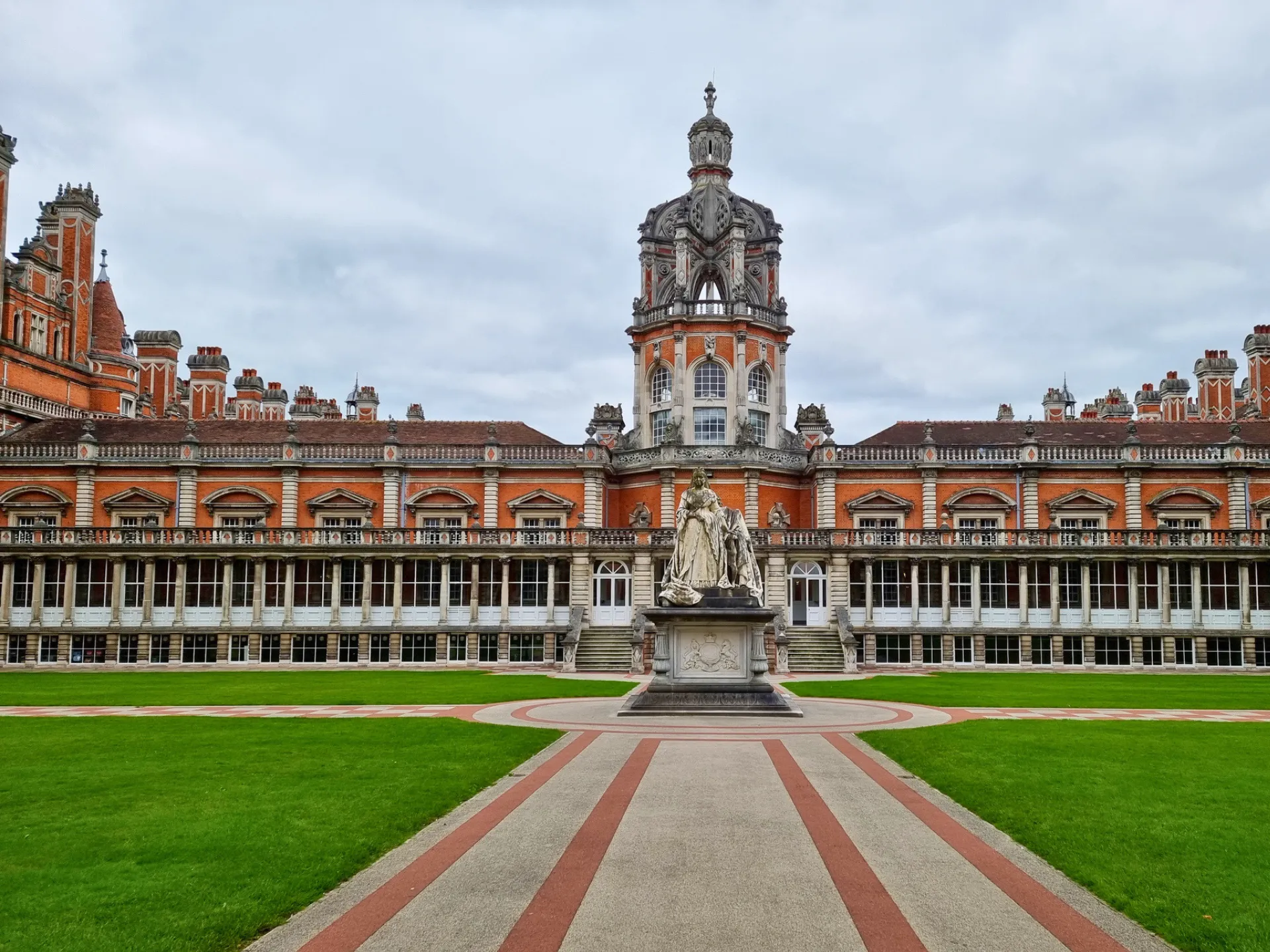 Front of university building